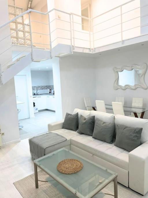 Loft En Retiro Apartman Madrid Kültér fotó