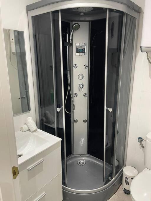 Loft En Retiro Apartman Madrid Kültér fotó